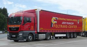 The picture shows a 20-ton-lorry as desribed in the text